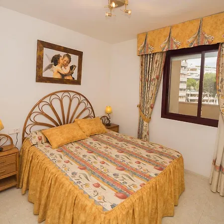 Come On Vacation To Zafiro As A Family To Enjoy The Beach *